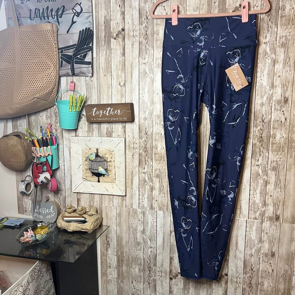 Fabletics Size Small‎ Blue Floral Print Leggings